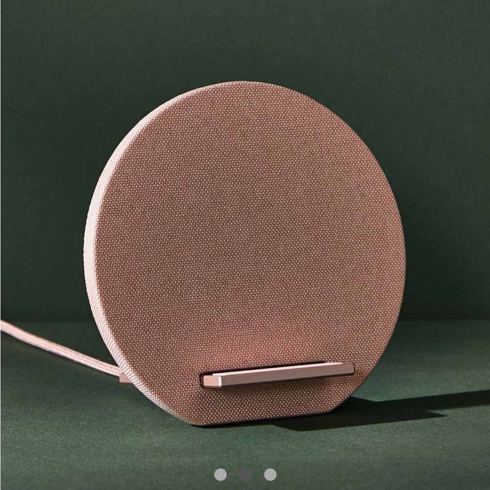 Anthropologie x Native Union Wireless Cellphone Charging Dock | Rose Pink - Picture 2 of 5